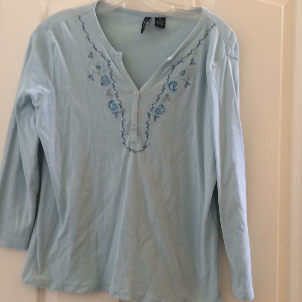 FINAL MARKDOWN Ladies’ Jason Maxwell Embroidered Top (M)